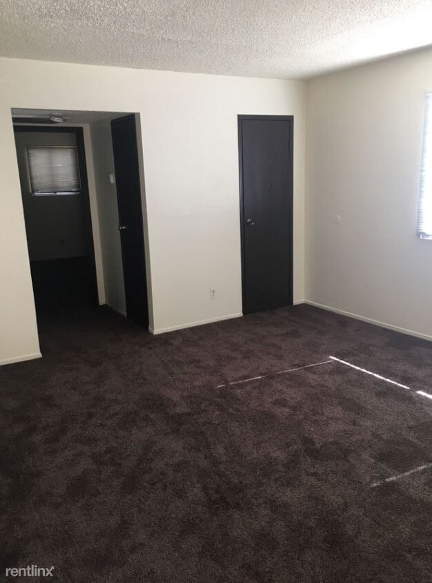Primary Photo - 2 br, 1 bath 4plex - 1537 Cobb Ln Apt 3