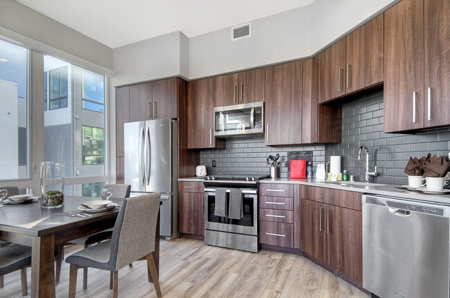 Building Photo - 400 San Antonio Rd