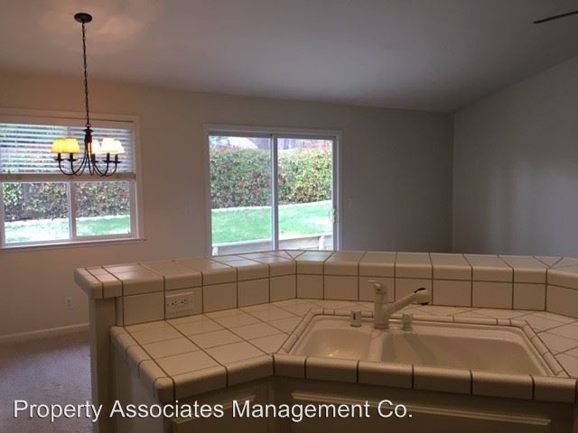 Building Photo - 3 br, 2 bath House - 151 Holbrooke Dr.
