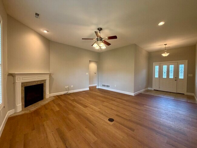 Foto del edificio - 2007 Ruby Oaks Ct