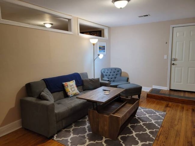 Foto del edificio - 4808 Woodhead St