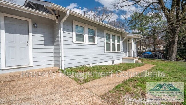 Building Photo - 901 Hermitage Dr