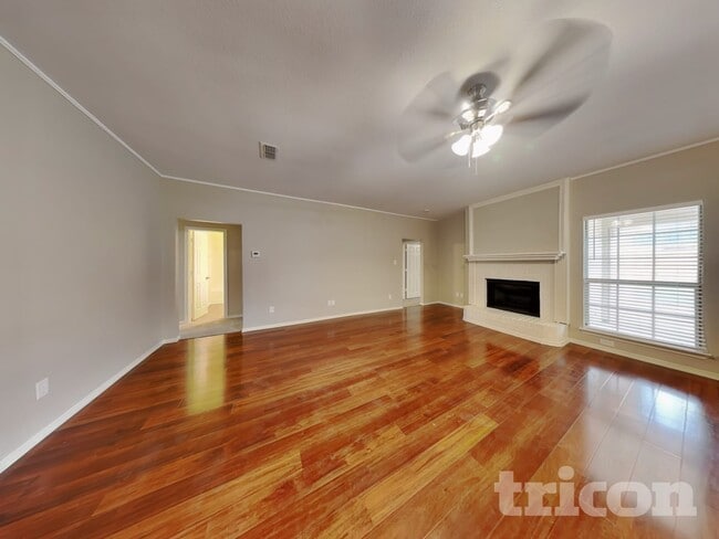 Building Photo - 5005 Vaquero Dr