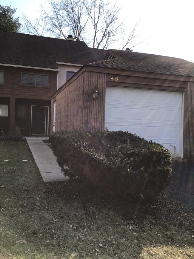 Building Photo - 403 Stonegate Ct
