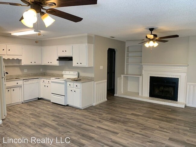 Building Photo - 2 br, 2 bath House - 2098 S. Sherwood Drive B
