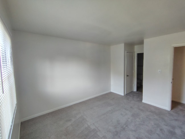 Foto del edificio - 600 Reusens Rd