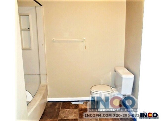 Building Photo - 5534 Alcott St