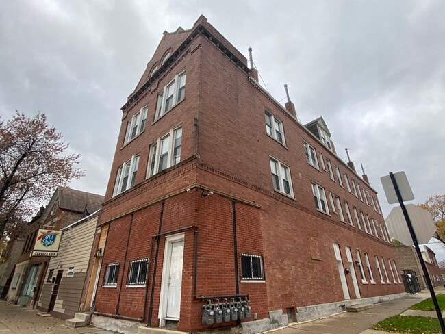 Building Photo - 2700 S Kildare Ave