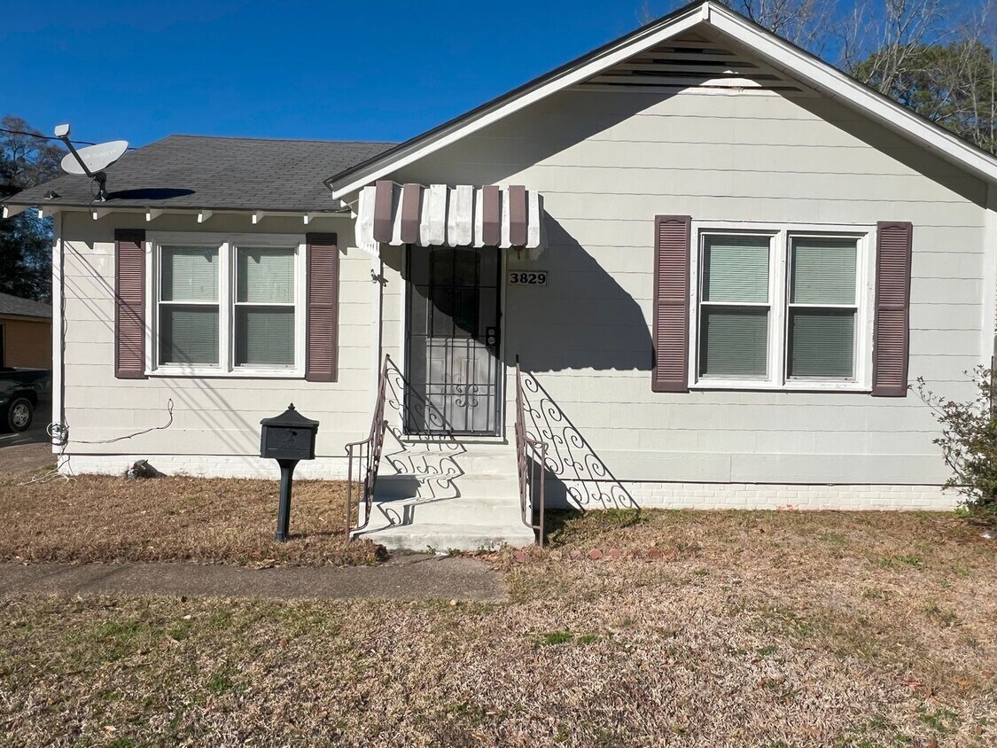 Primary Photo - 3 bedroom, 2 bath home located in Baton Ro...