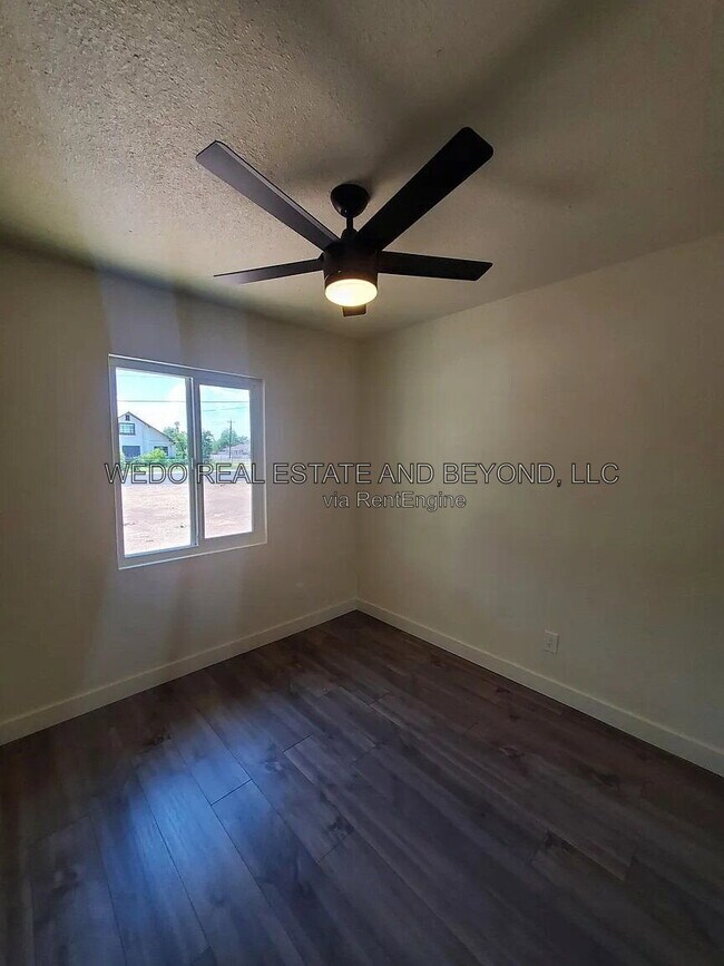Foto del edificio - 6643 N 60th Ave