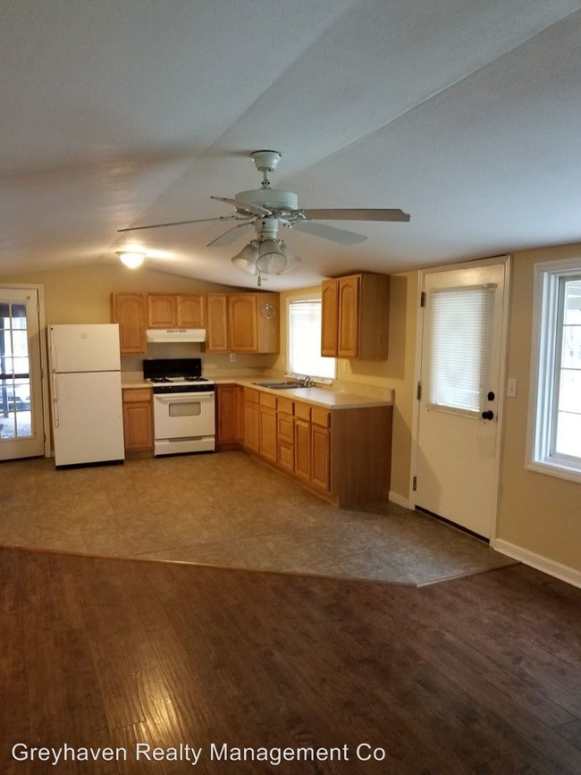 Building Photo - 12300 Pendergrass Rd
