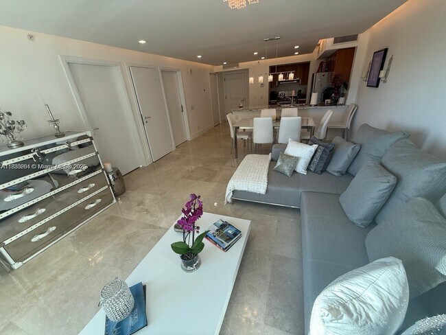 Foto del edificio - 9499 Collins Ave