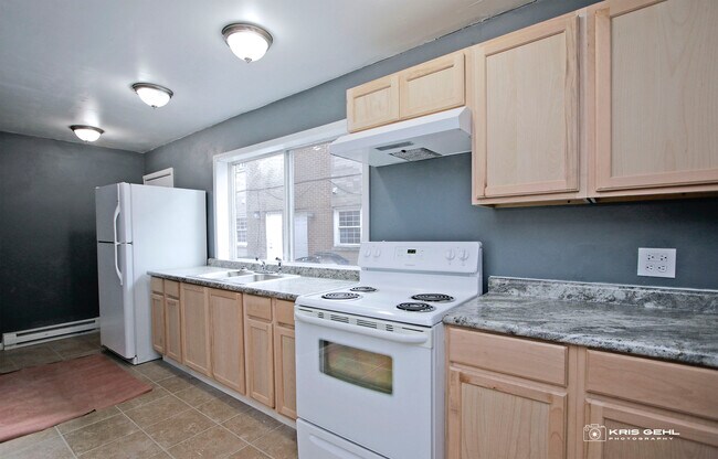 Building Photo - 2154 Hebron Ave