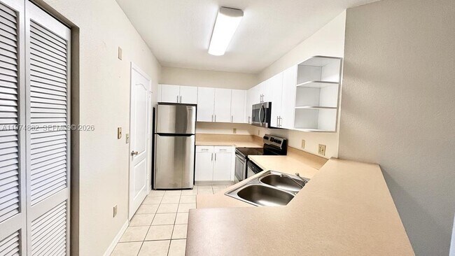 Foto del edificio - 120 SW Peacock Blvd