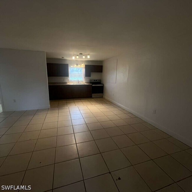 Foto del edificio - 1427 Markland Ave