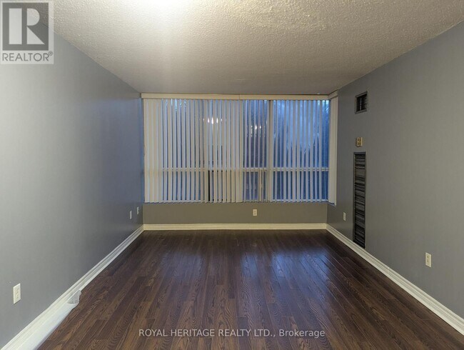 Photo du bâtiment - 3050 Ellesmere Rd