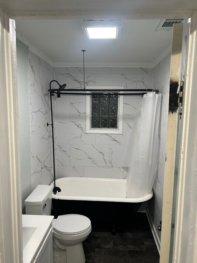 Foto del edificio - 1339 Jackson Ln