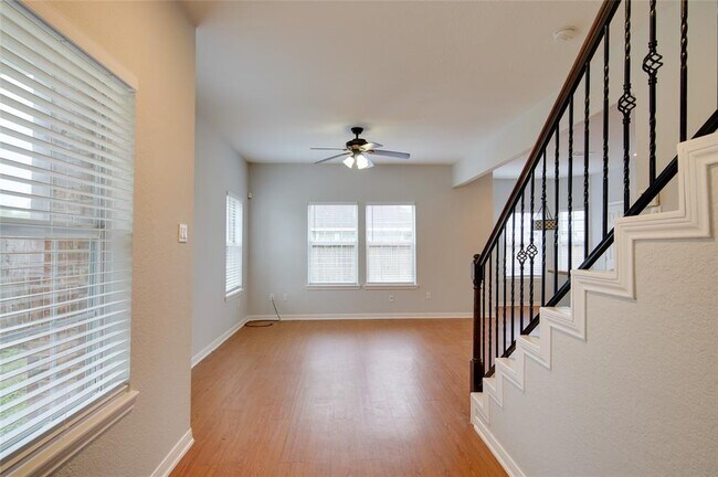 Building Photo - 5410 Quail Cove Ln