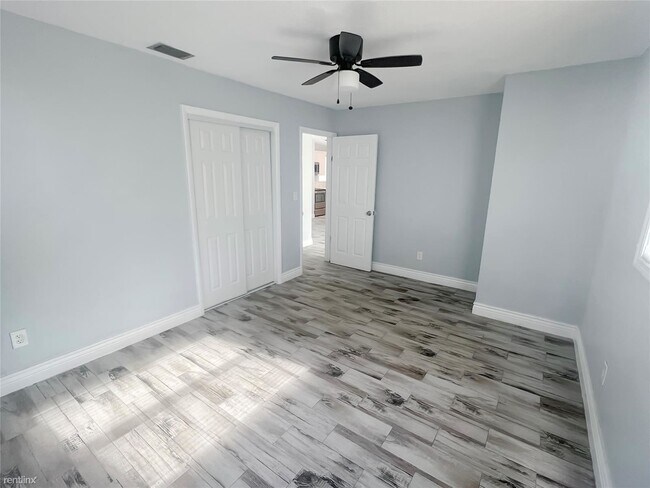 Building Photo - 3 br, 2 bath House - 718 SW 55th Ave