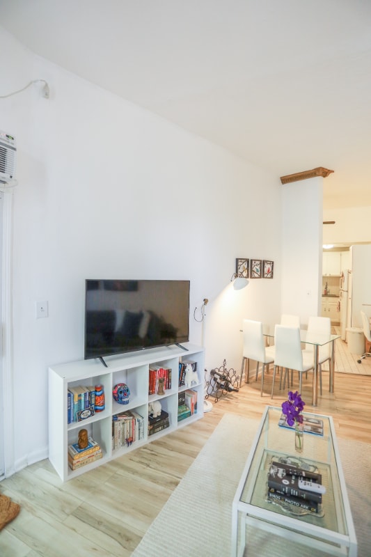 Building Photo - 1750 N Wells St