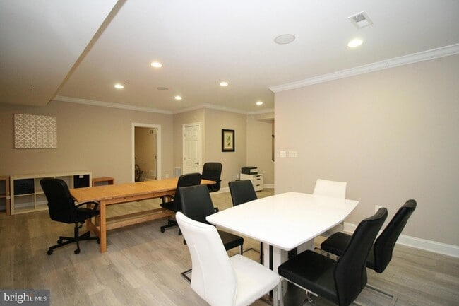 Building Photo - 102 Bullard Cir
