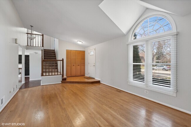 Building Photo - 941 Holly Cir