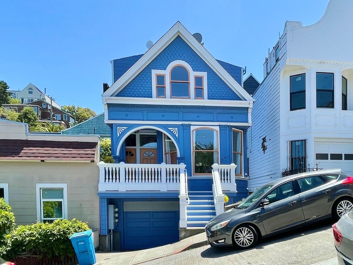 Primary Photo - 3BR/2.5BA Lovely Bernal Edwardian Flat! La...