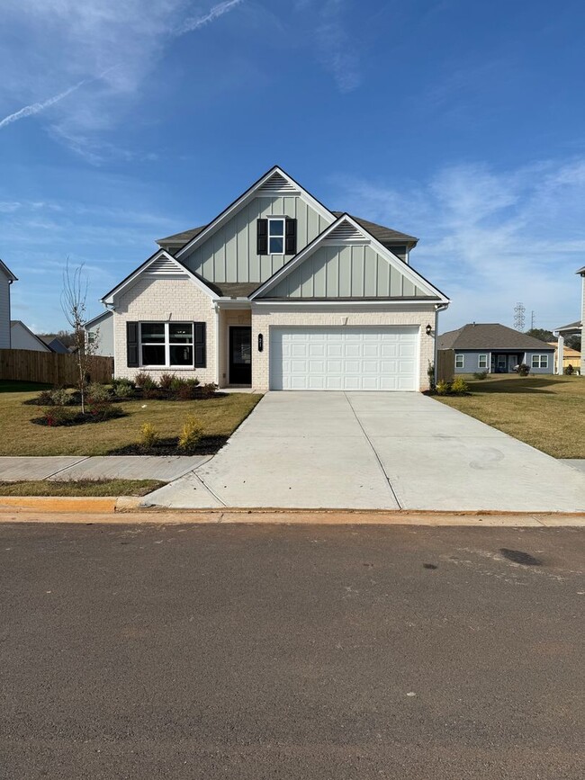 Building Photo - Brand new Construction 3 bedroom home