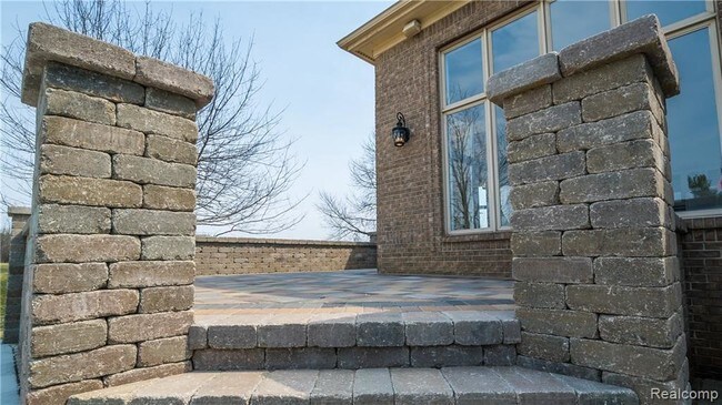 Building Photo - 748 Eltham Ct