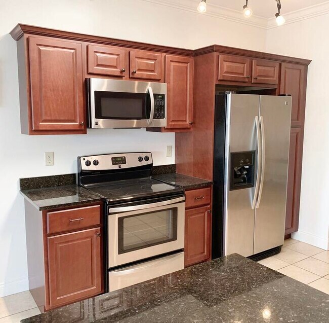 Stainless Steel Appliances - 112 E High St