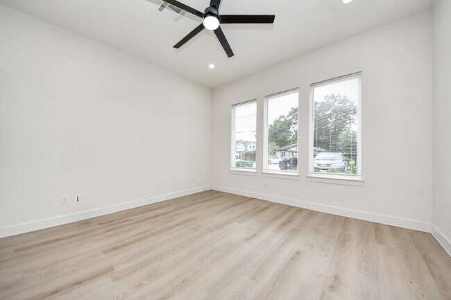 Foto del edificio - 8324 Corinth St