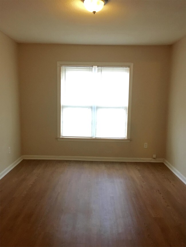 Foto del edificio - 2012 Hamorton Pl