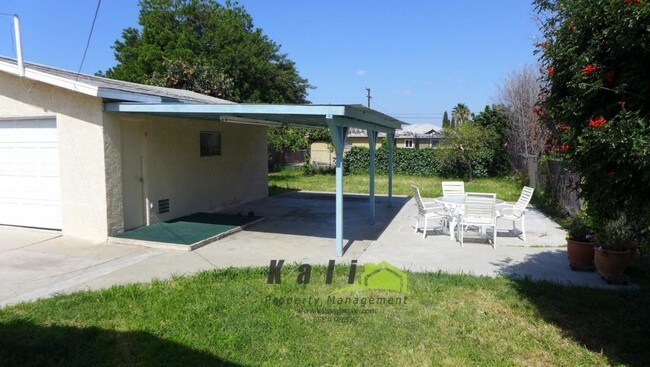 Building Photo - 5732 Calle Casas Bonitas