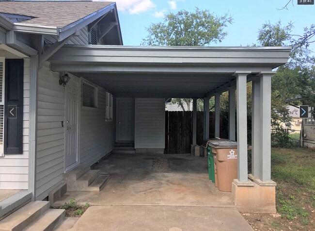 Carport. - 214 S Bishop St