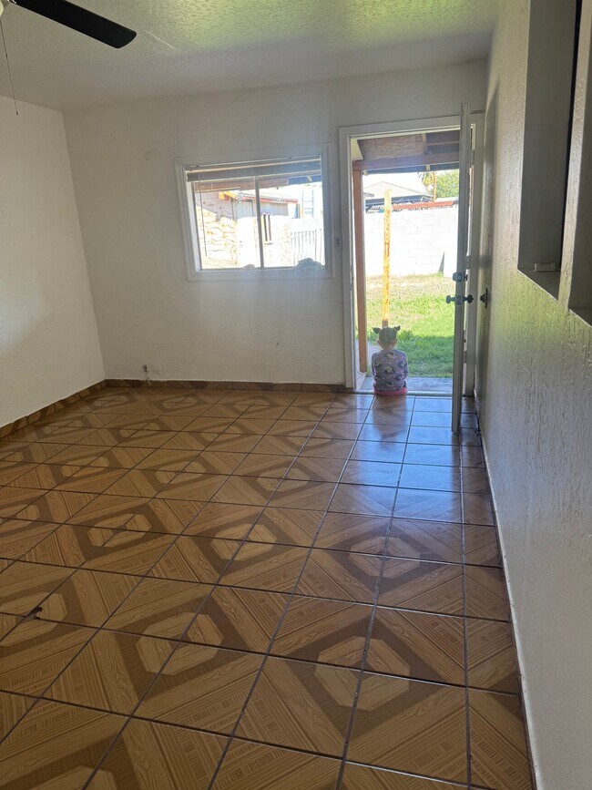 Foto del edificio - 7602 W Whitton Ave