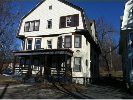 Building Photo - 320 Park St