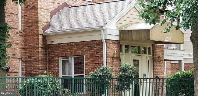 Foto del edificio - 2204 Westcourt Ln
