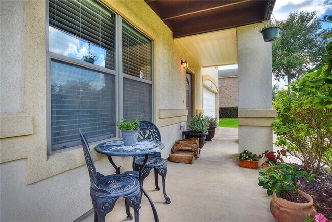 Foto del edificio - 4901 Woodstock Dr