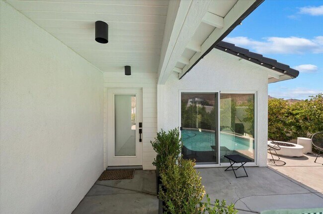 Building Photo - 54990 Avenida Madero