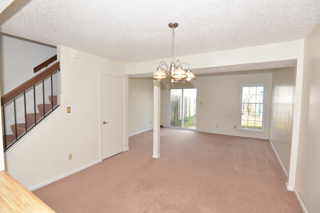 Building Photo - 1032 Smoke Tree Ln