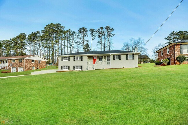 Building Photo - 2724 Syble Dr