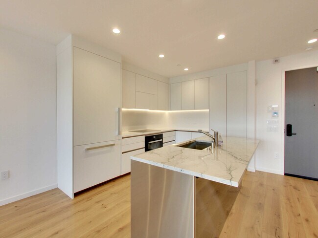 Building Photo - 540 De Haro St