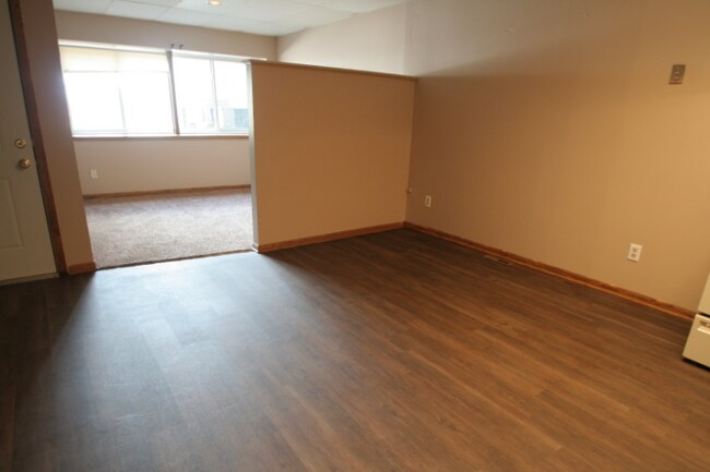 Building Photo - 309 Plum St
