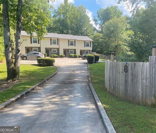 Foto del edificio - 6368 Baker Ct