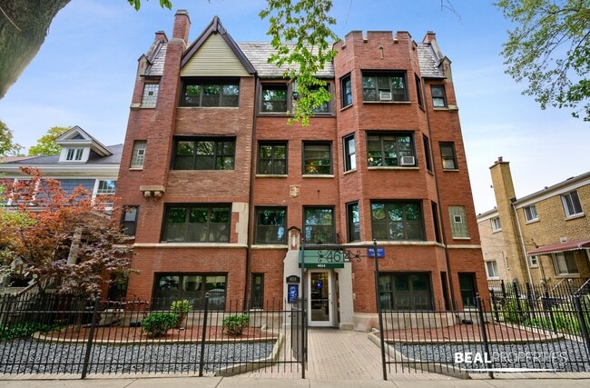 Building Photo - 4614 N Paulina