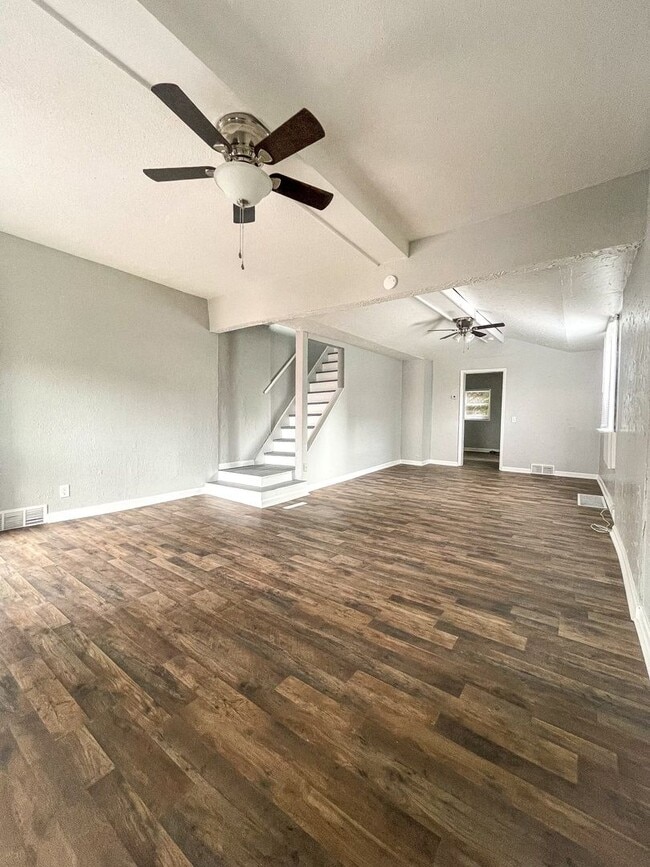 Building Photo - 310 Marlow St