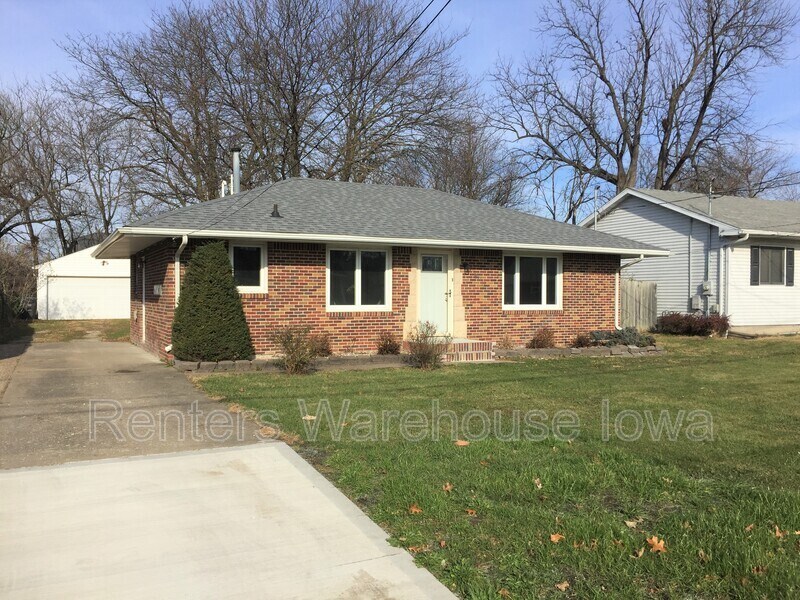 Primary Photo - 3600 E Euclid Ave