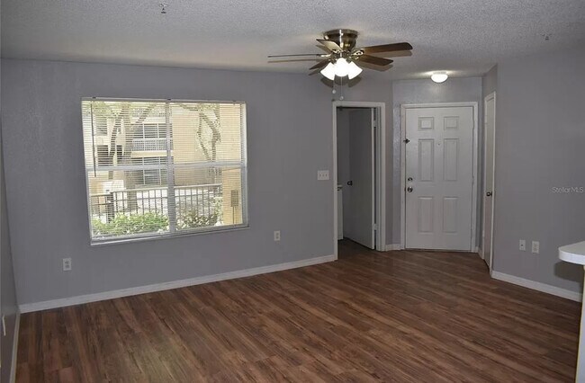 Building Photo - 623 Dory Ln