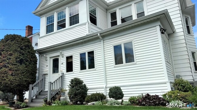 Foto del edificio - 60 Woodmere Rd