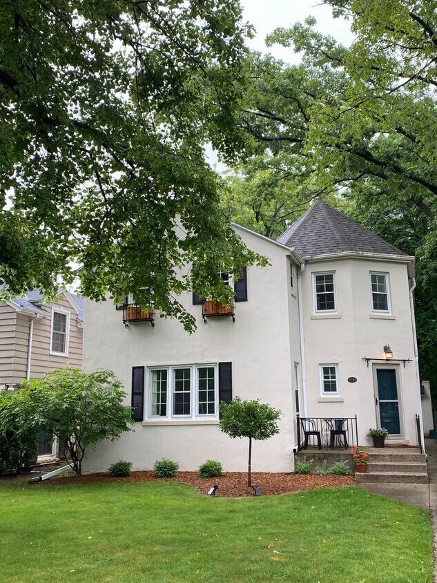 Shaded front yard on quaint tree lined street. - 4346 N Ardmore Ave